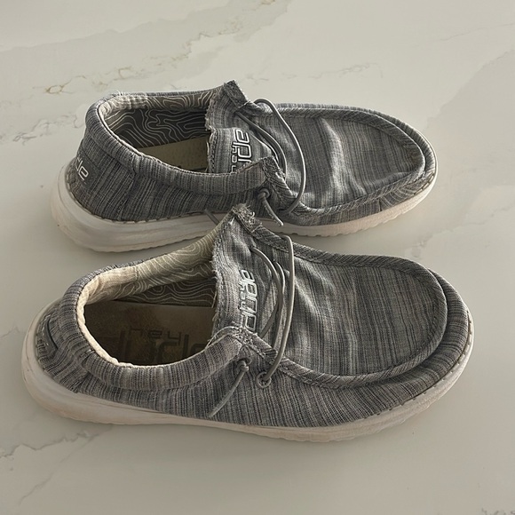 Hey Dude, Wally Youth size Y4-Y5 - Picture 1 of 4